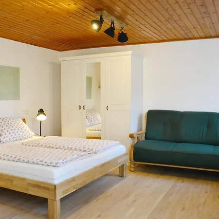 Moederlhof Apartman *
