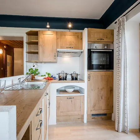 Moederlhof Apartman *