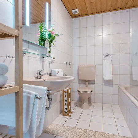 Moederlhof * إيغستات